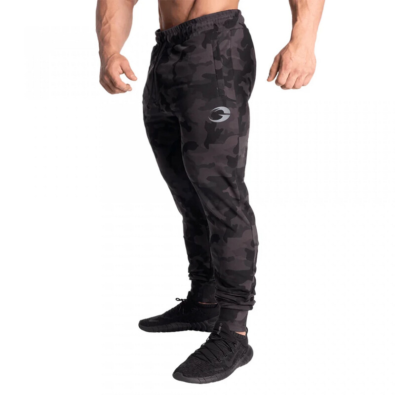 Брюки &quot;Tapered joggers&quot;, Dark Camo, Gasp