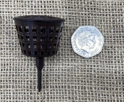 X12 Small Fertiliser Baskets With Spike