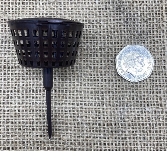 X6 Large Fertiliser Baskets With Spike