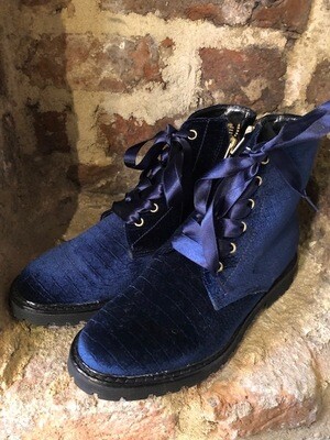 Hip Shoe Style Molly Bleu velvet (outlet) Hip Shoe Style Molly Bleu velvet (outlet)
