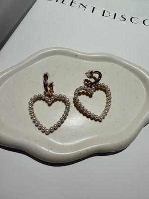 Rose &amp; Camellia Earrings Pearl Love