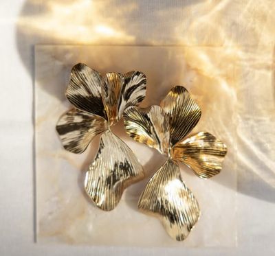 Rose &amp; Camellia Earrings Flower - Gold