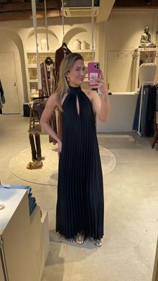 Access Pleated Halter Dress with open back - Black