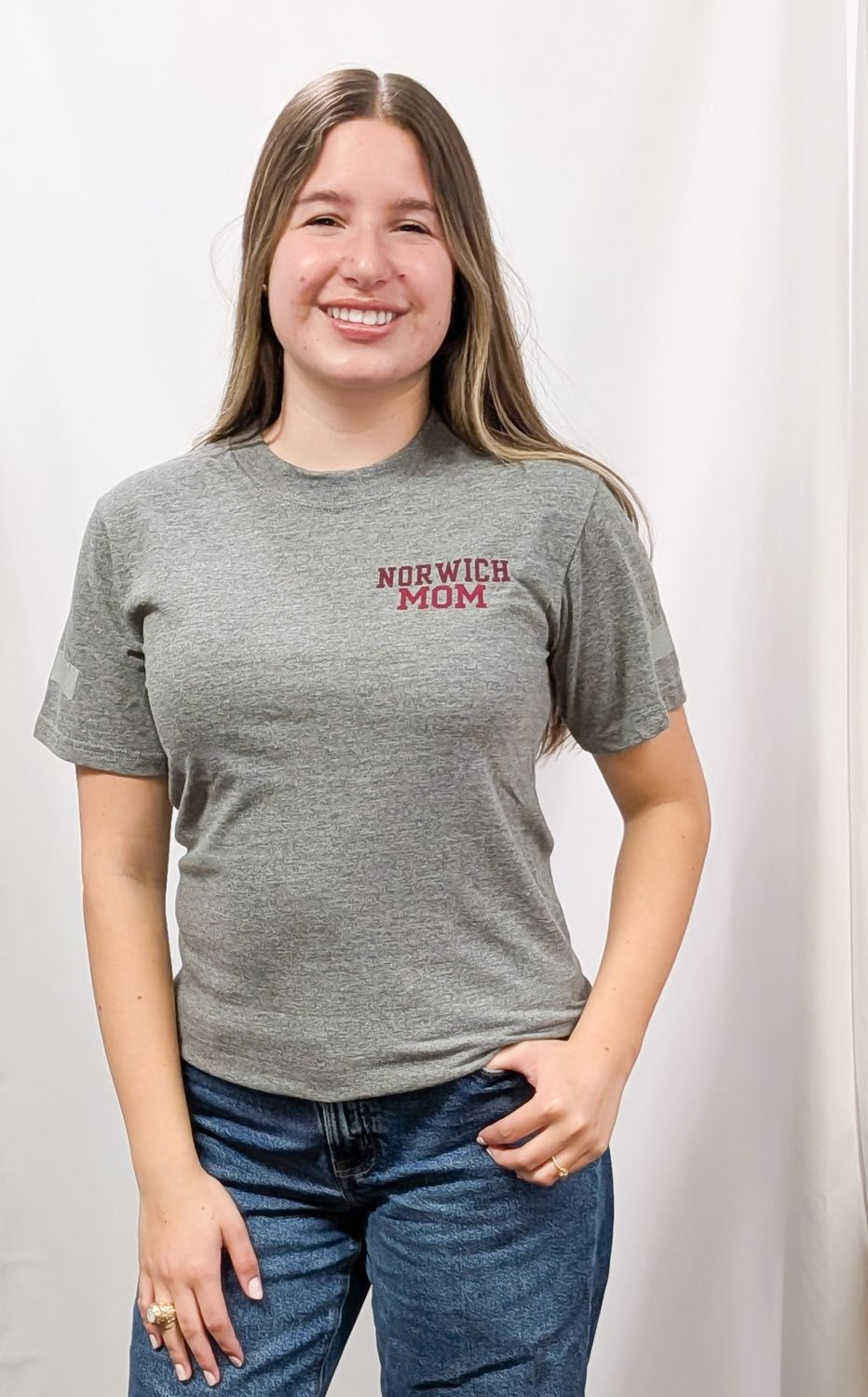 Grey PT Shirt "Norwich Mom"