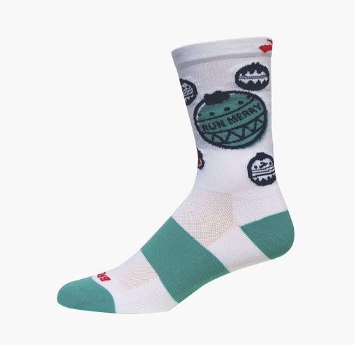 BROOKS KNIT IN CREW SOCK RUN MERRY &#39;21