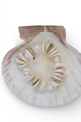 Wobbly Shell &amp; Pearl Bracelet