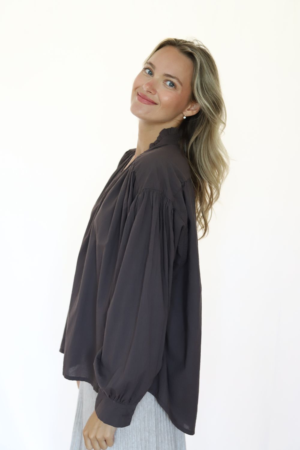 Ruffle Collar Cotton Thrown On- Chocolate