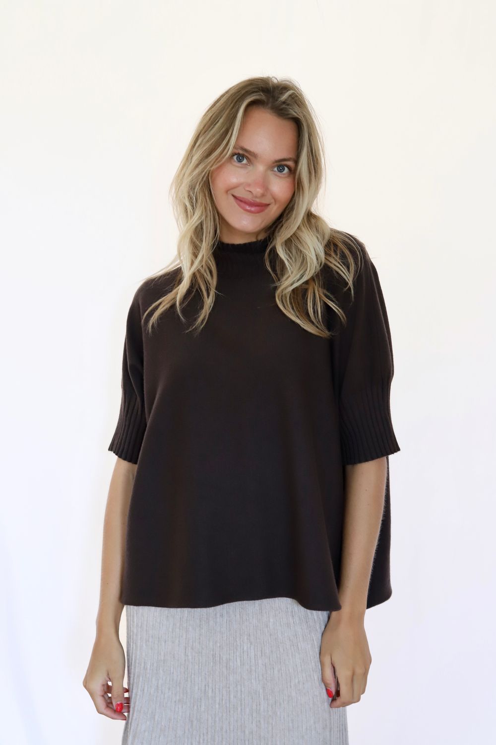 Fable Short Sleeve Sweater- Brown