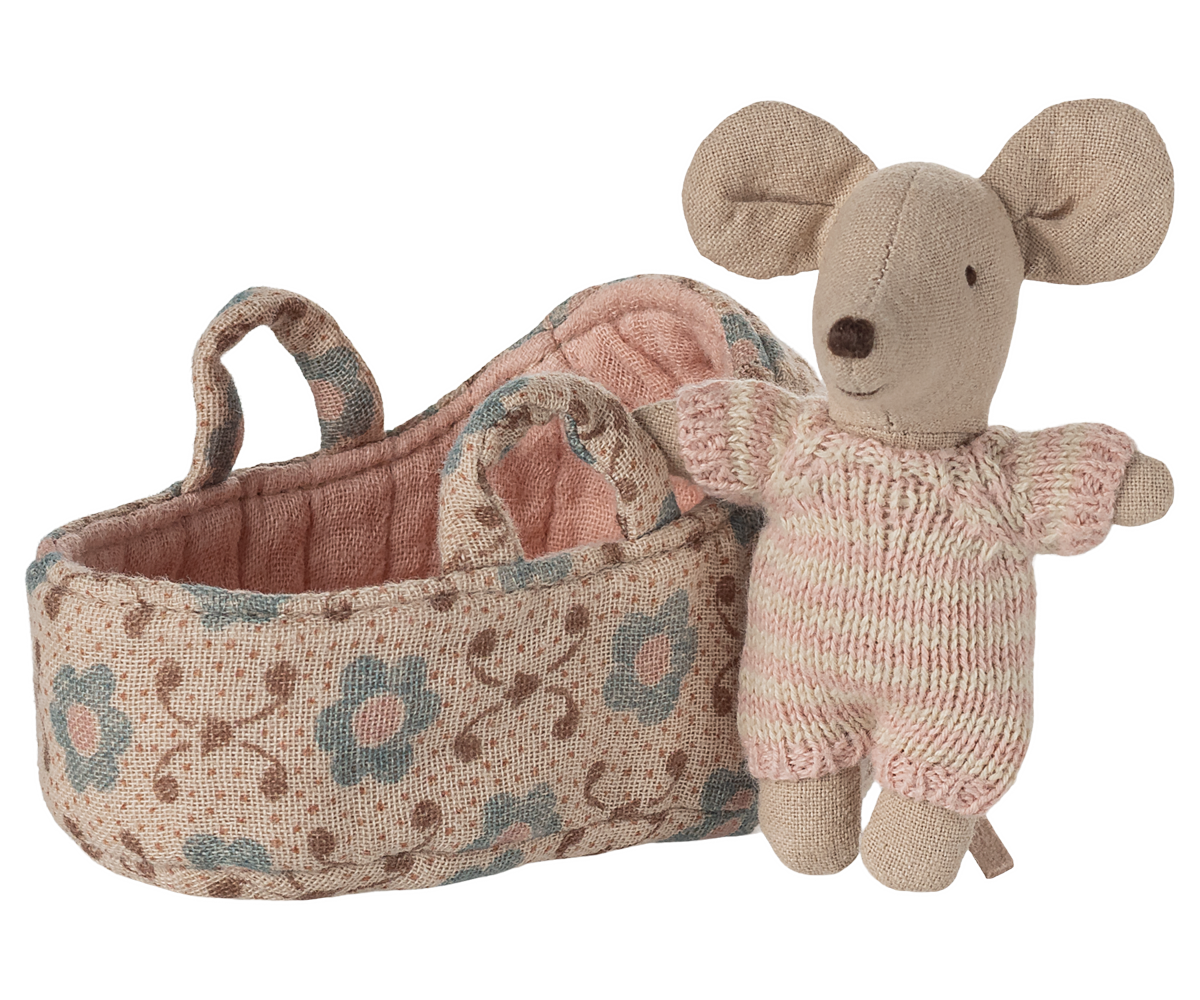 Baby mouse in carry cot-Rose