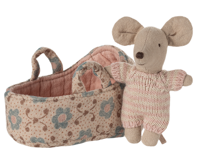 Baby mouse in carry cot-Rose