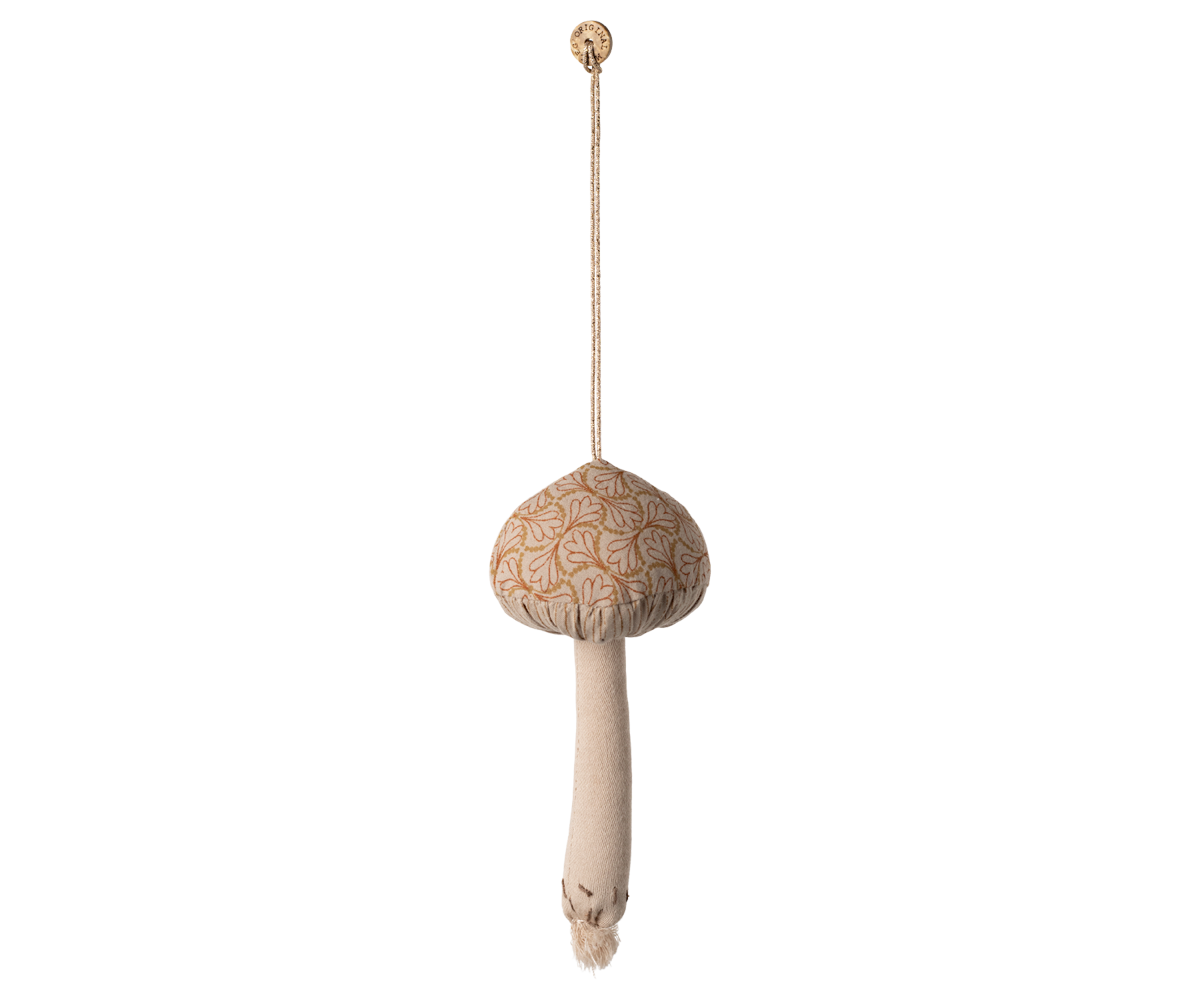Mushroom ornament, Winter heart