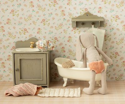 New Miniature Bathtub