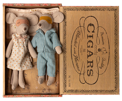 Mum and Dad Mice in Cigarbox