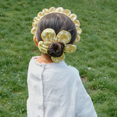 Daisy Daisy Scrunchie