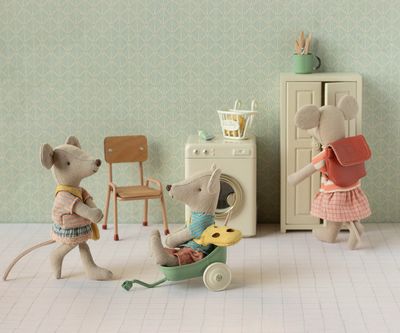 Tricycle Mouse, Big sister-Coral
