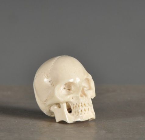 SMALL  WHITE MEMENTO MORI