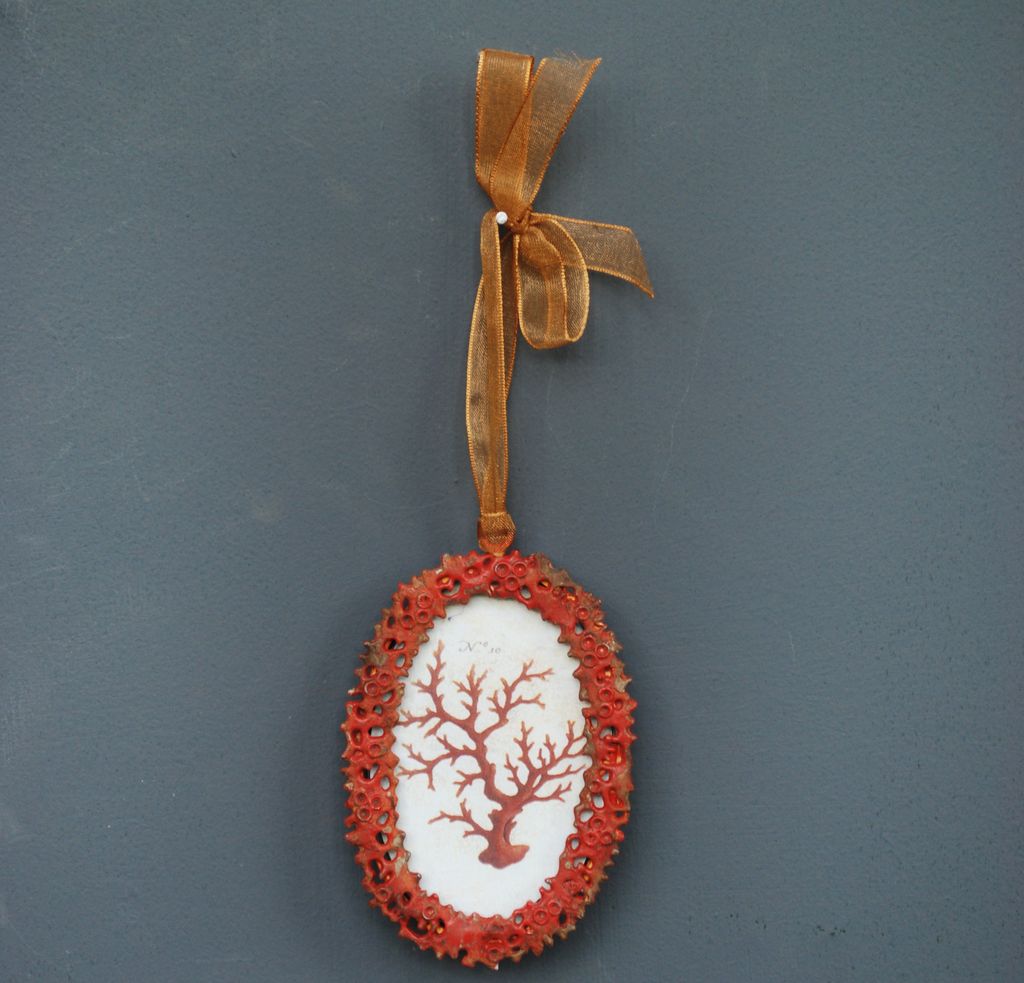 Pewter oval photo frame &quot;&quot; Coraux rouge&quot;&quot;