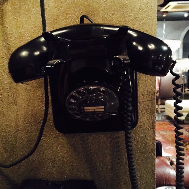 VINTAGE BLACK PHONE