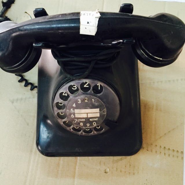 VINTAGE BALCK PHONE
