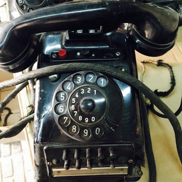 VINTAGE BLACK PHONE
