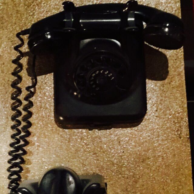 VINTAGE BLACK PHONE
