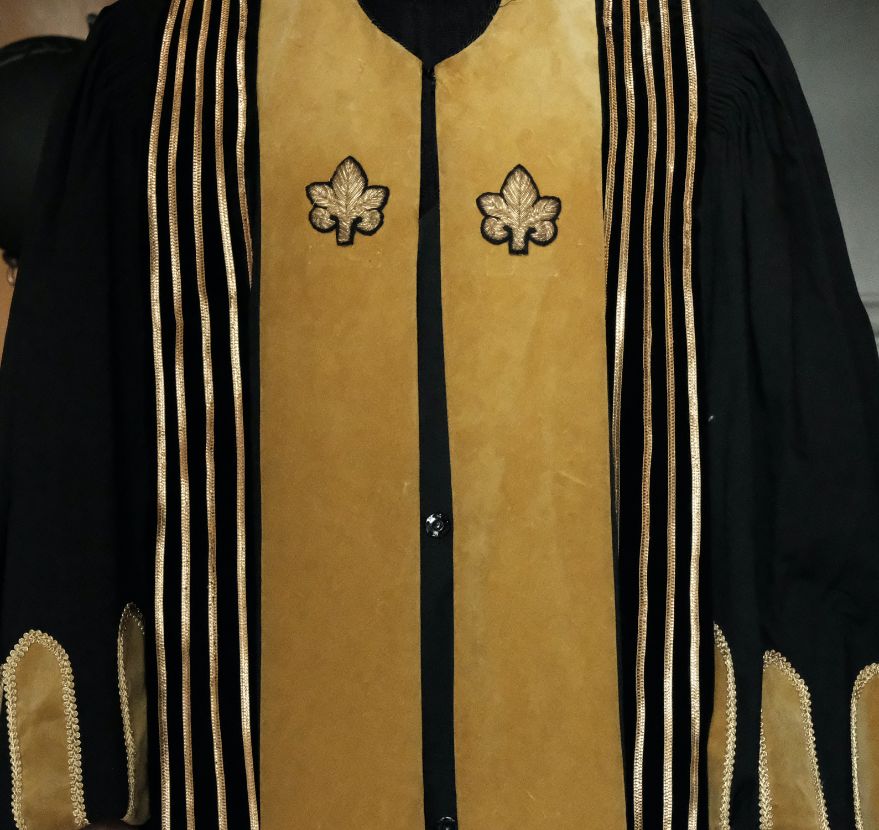 ANTIQUE UNIFORM BLACK AND YELLOW