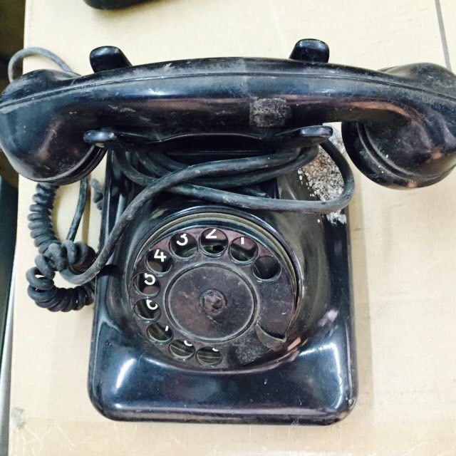 VINTAGE BLACK PHONE