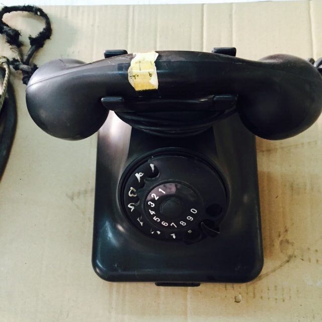 VINTAGE BALCK PHONE
