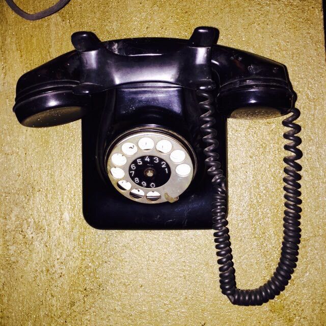 VINTAGE BLACK PHONE