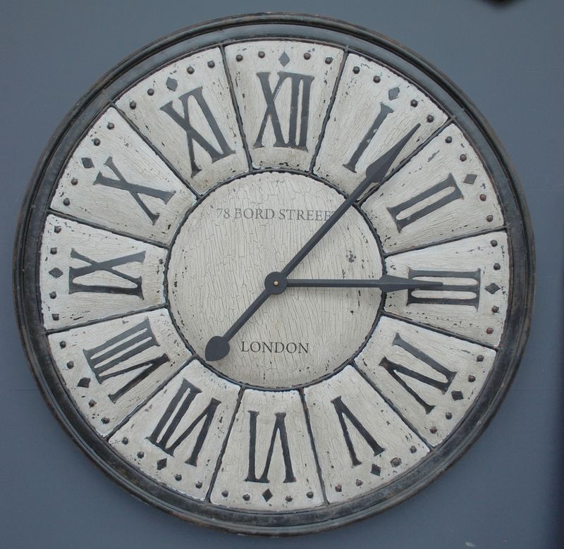 METAL CLOCK 33  ANT WHITE LONDON