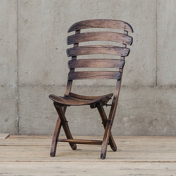 CHAIR WITH A SMILE