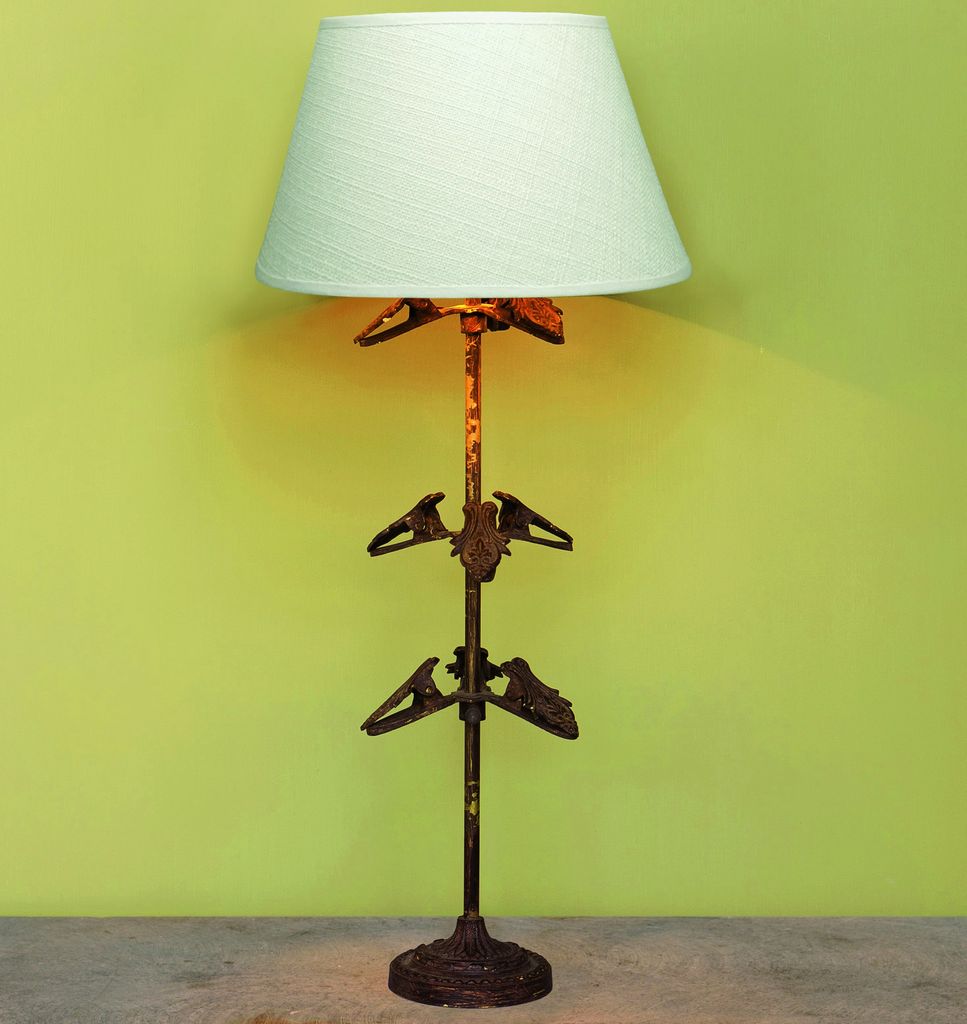 TABLE LAMP W/9 CLIP BROWN &amp; GOLD FINISH.