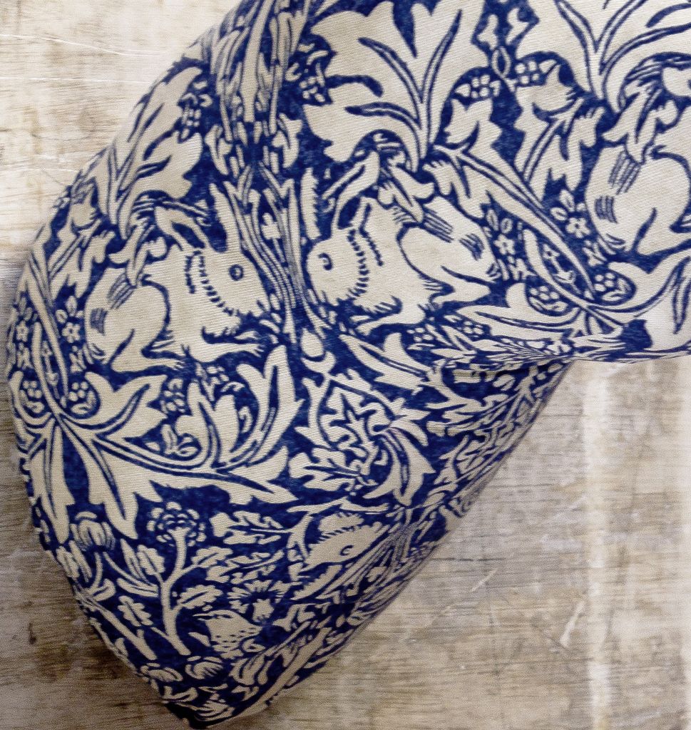 CUSHION HARES