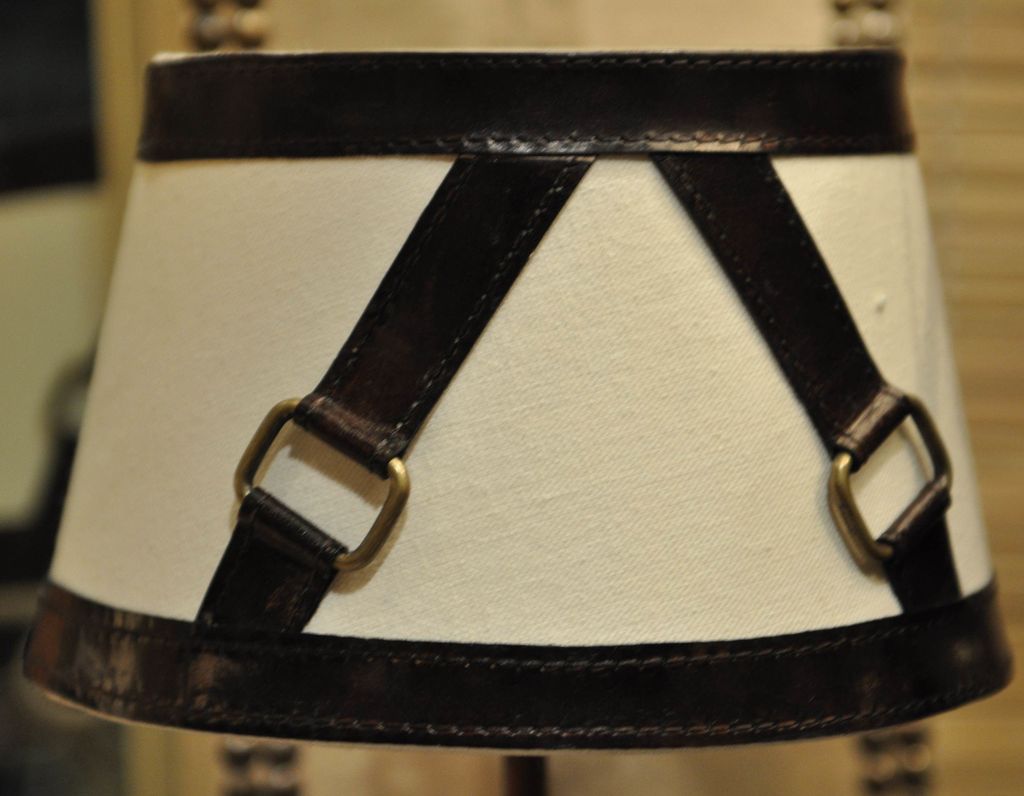 SHADE WITH DARK BROWN LEATHER BELT ø40