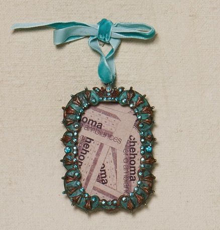 Hanging picture frame crown turquoise pat.w/