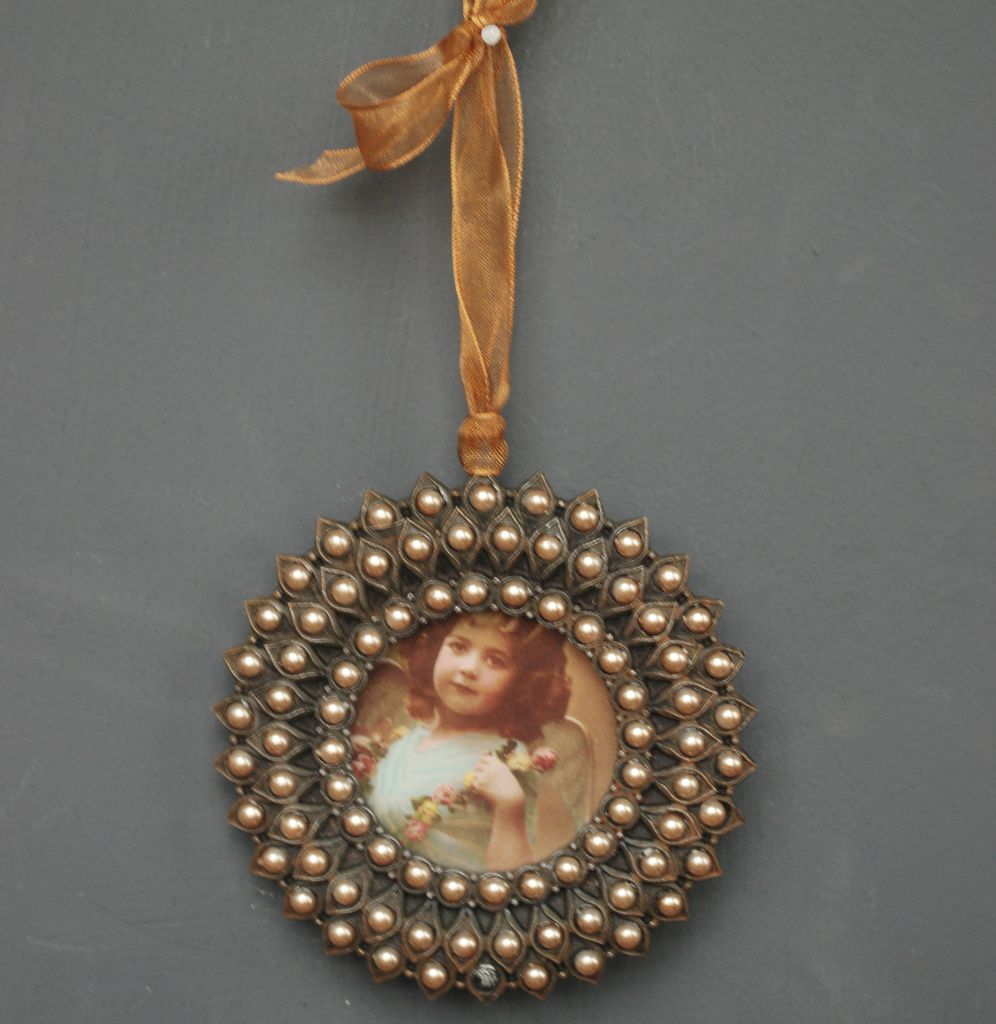 Hanging pewter photo frame