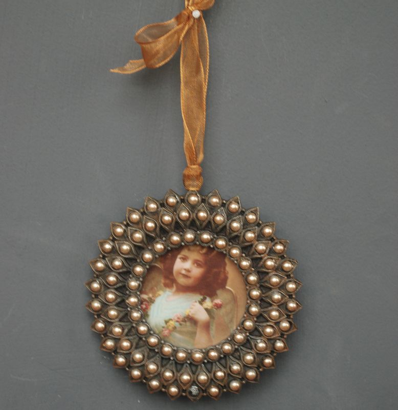 Hanging pewter photo frame