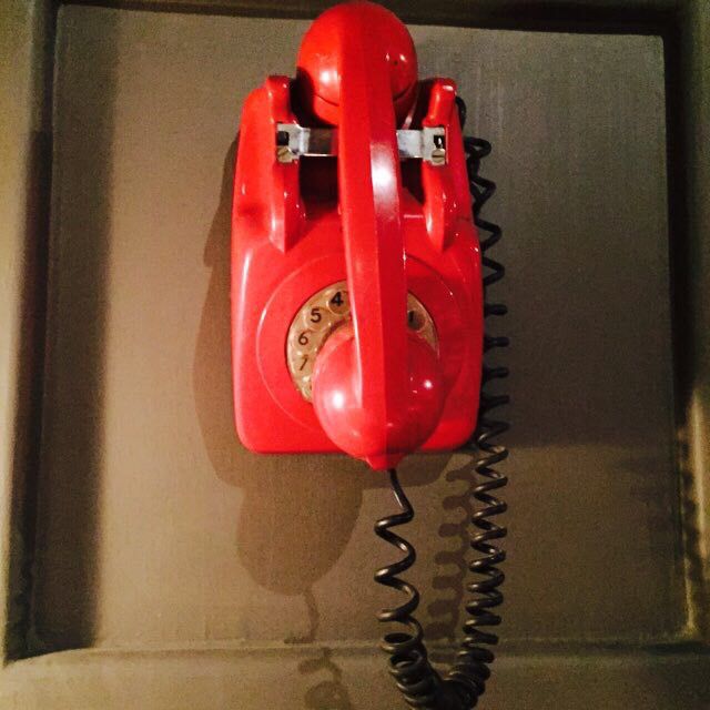 VINTAGE RED PHONE