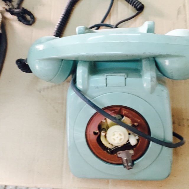 VINTAGE BLUE PHONE