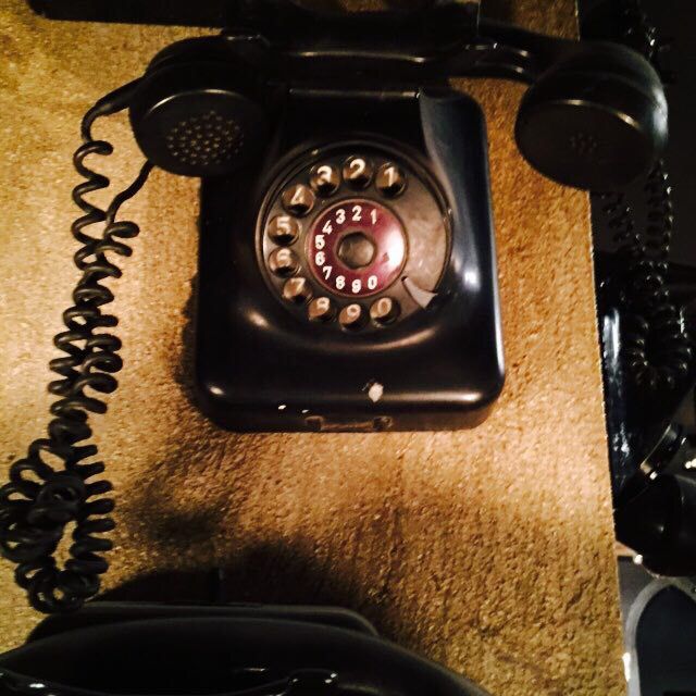 VINTAGE BLACK PHONE