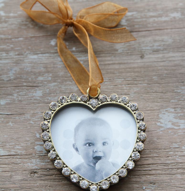 Hanging photo frame heart diamond