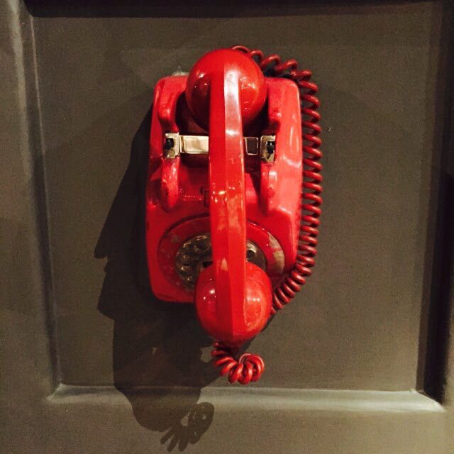 VINTAGE RED PHONE