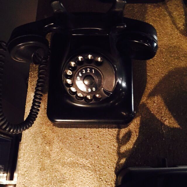 VINTAGE BLACK PHONE