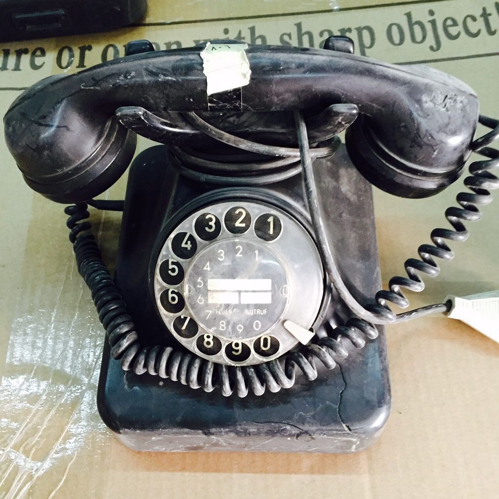 VINTAGE BLACK PHONE