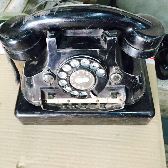 VINTAGE BALCK PHONE