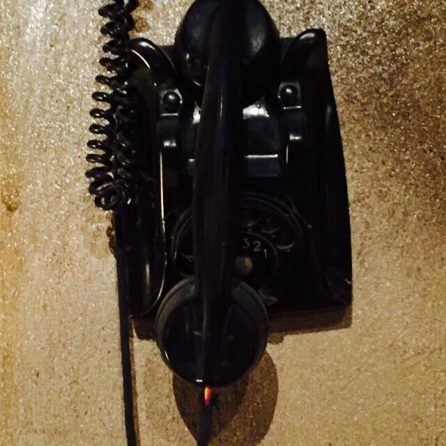 VINTAGE BLACK PHONE