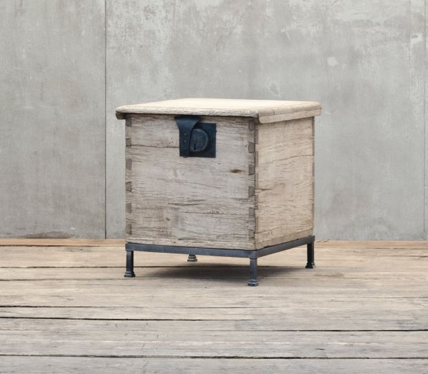 SIDE TABLE CASH IS KING SQUARE