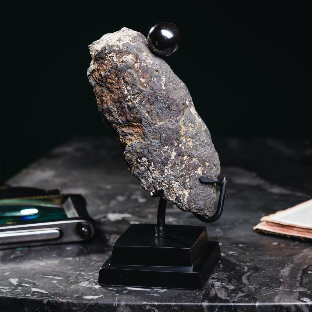 MAGNETITE WITH ROUND MAGNET (HUNGARY)