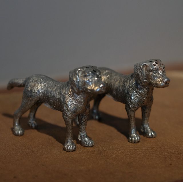STANDING DOG SET SALT &amp; PEPPER