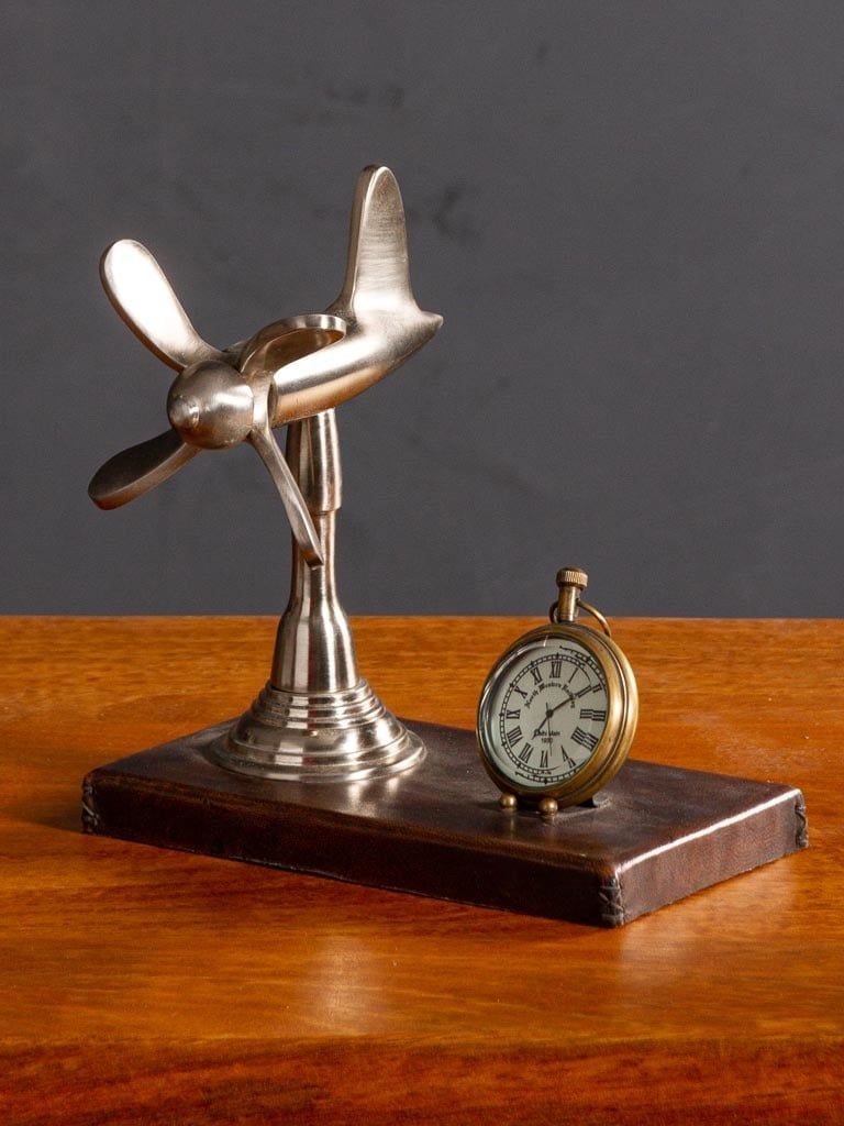 DESK CLOCK WITH PROPLLER ON LEATHER STAND